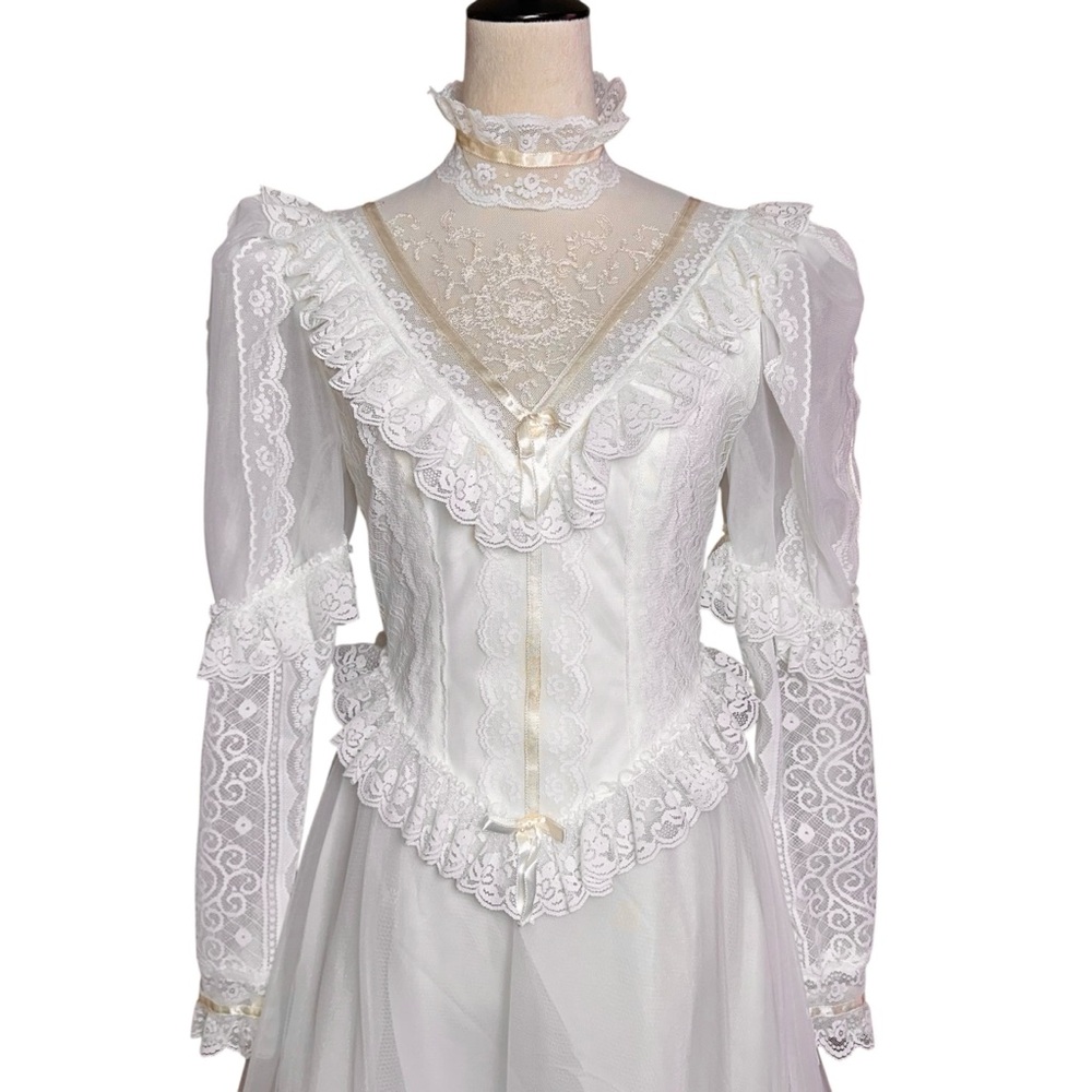 Vintage JCPenney Lace Wedding Gown |‎ Victorian Cottagecore Prairie Bridal Train